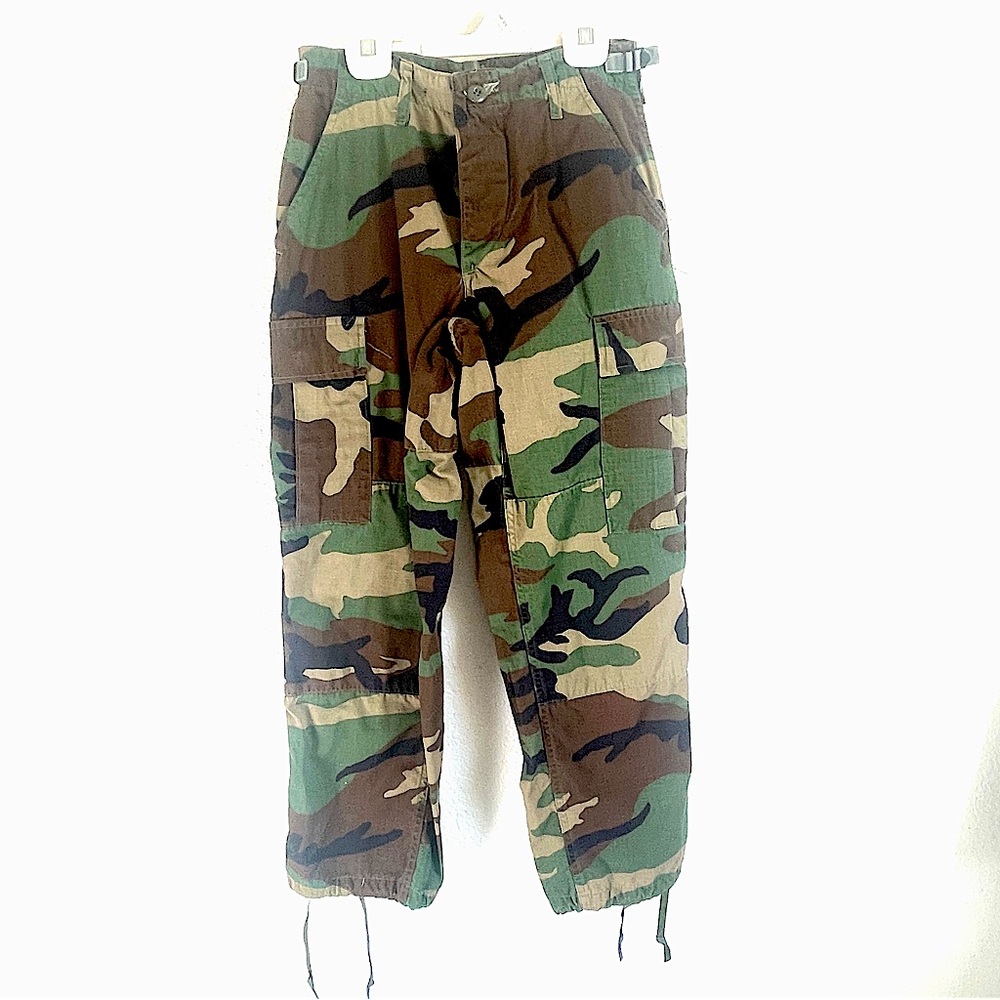 Unisex Military Camouflage pants green with adjustable waist drawstring ankles